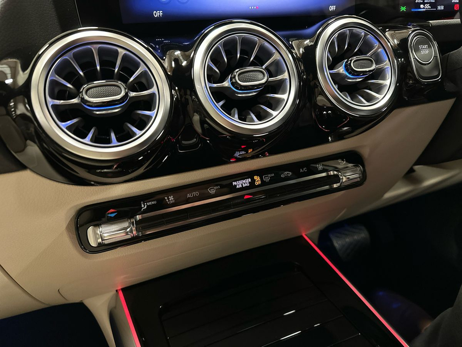 2025 Mercedes-Benz EQA - image 11