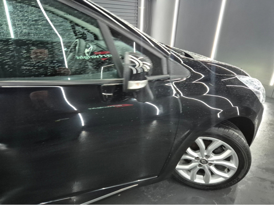 2018 Renault Clio - image 3