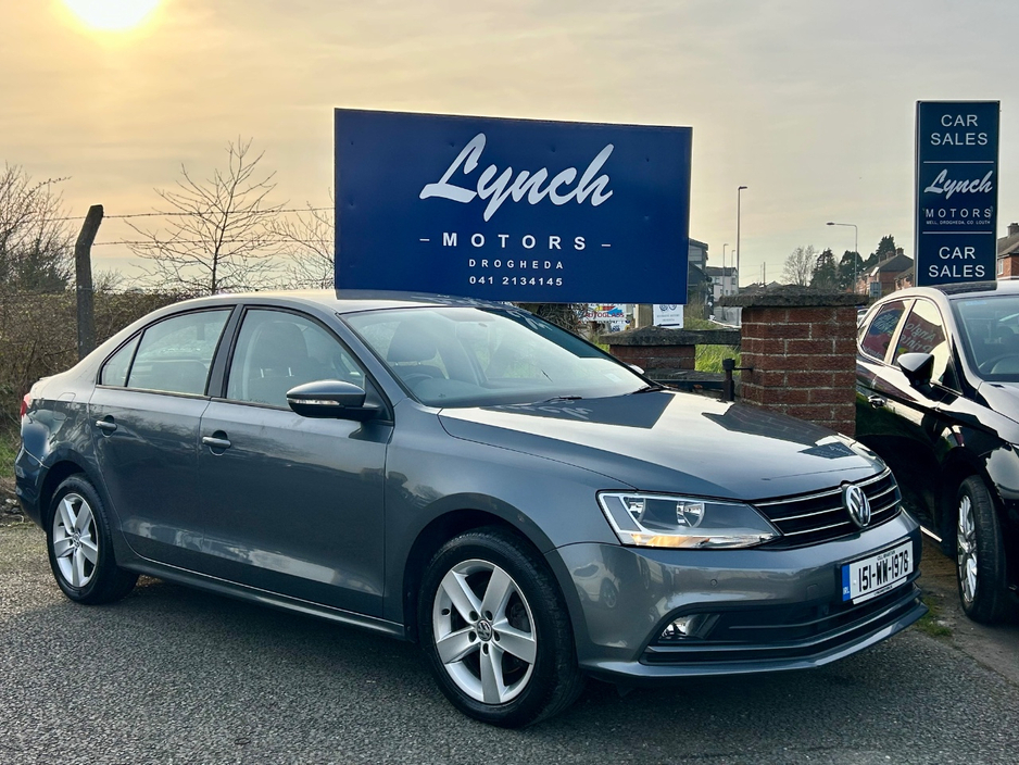 2015 Volkswagen Jetta - image 2