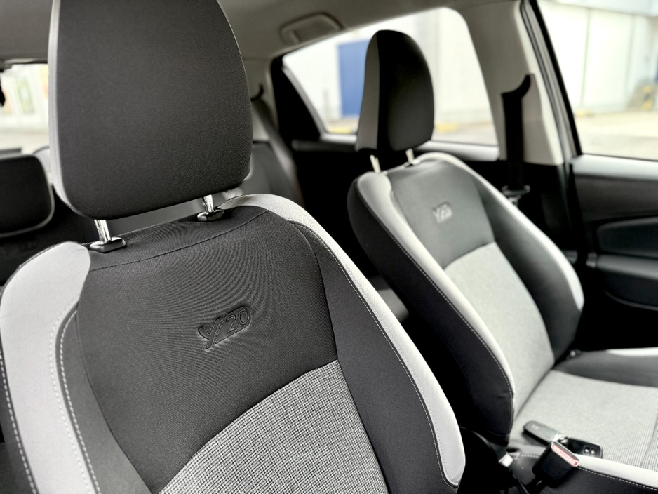 2020 Toyota Yaris - image 18