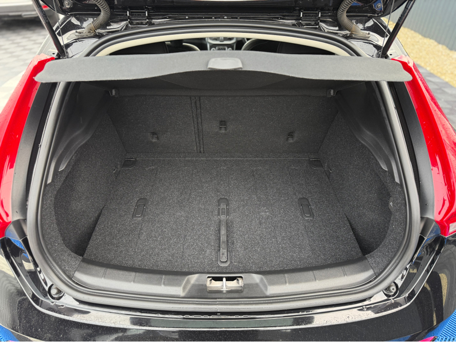 2019 Volvo V40 MOMENTUM - D4 2.0L DIESEL - AUTO - 12M WARRANTY - CAR: 1616