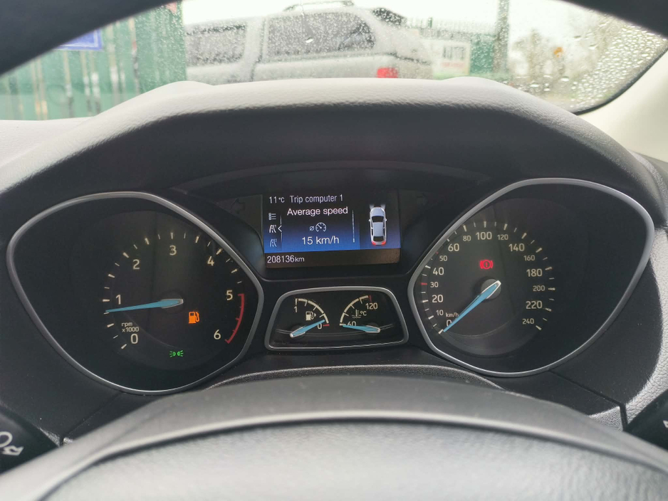 2016 Ford Focus - image 11