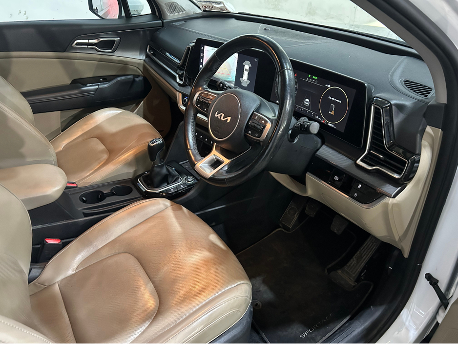 2022 Kia Sportage - image 10