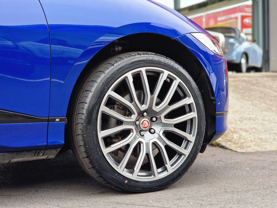 2019 Jaguar I-Pace EV S 400bhp, 22" Alloys, Camera, Nav, CarPlay, Meridian Sound System - First Registered in October 2019 - Trade in Price €22, 888 €21,888