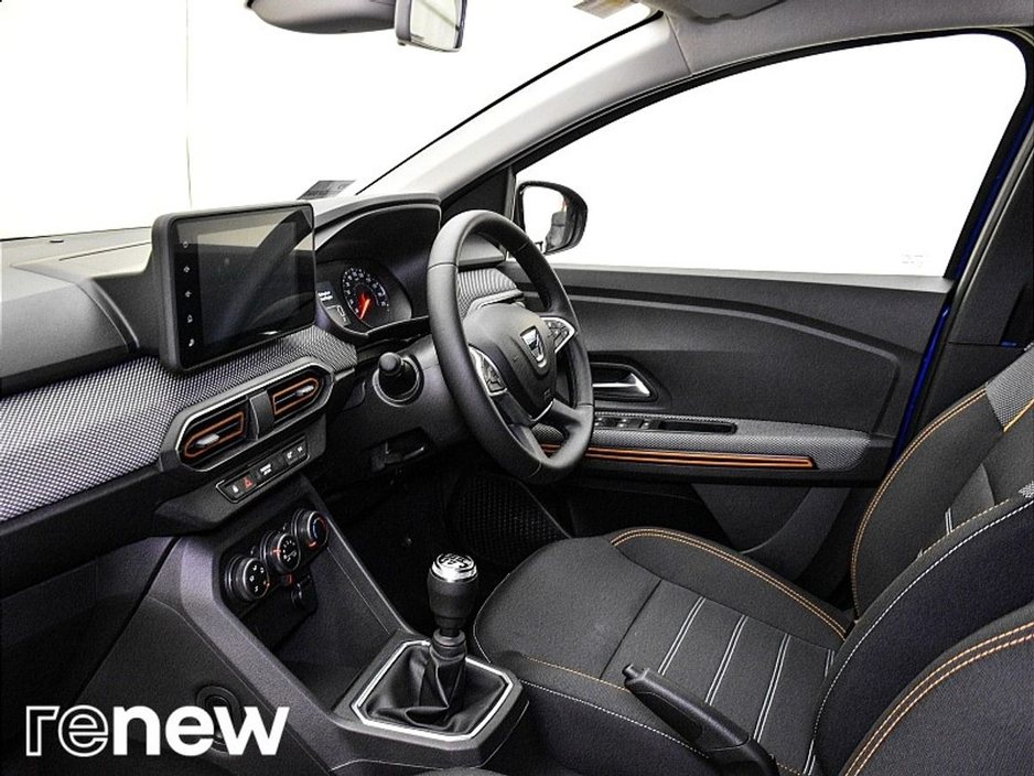 2022 Dacia Sandero Stepway - image 5