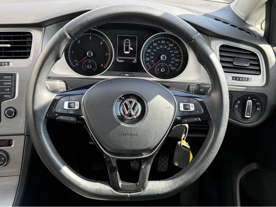 2015 Volkswagen Golf - image 17