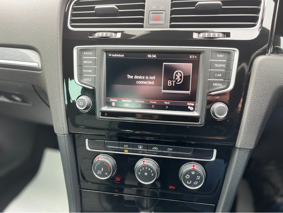 2016 Volkswagen Golf - image 14