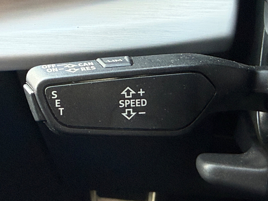 2020 Audi Q8 - image 26