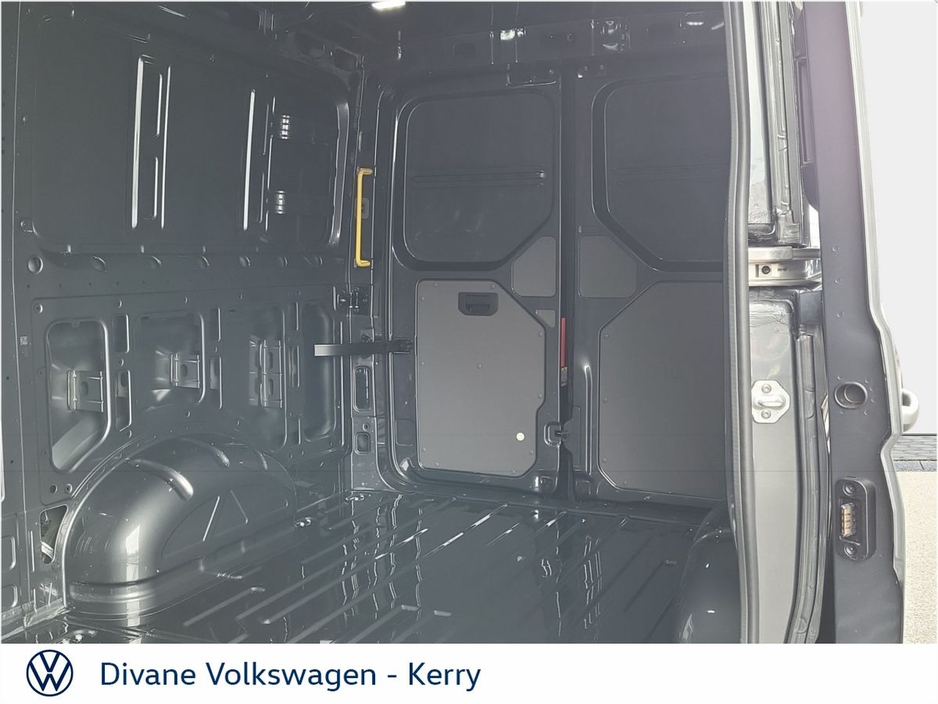 2026 Volkswagen Crafter AUTOMATIC HIGHLINE M.W.B 35 2.0TDI 140BHP €43,500