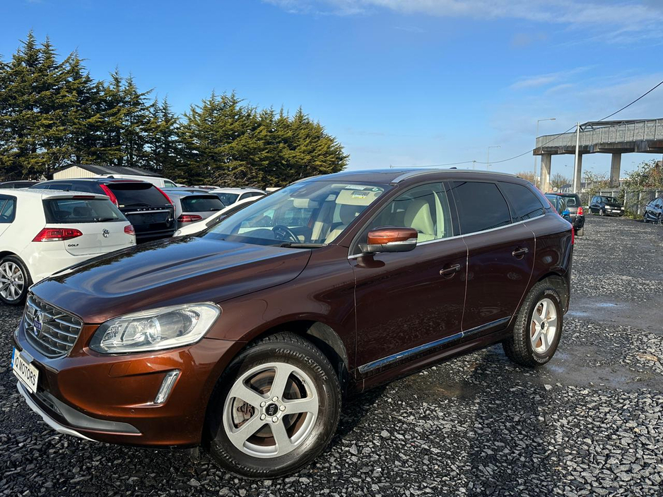 2016 Volvo XC60 - image 2