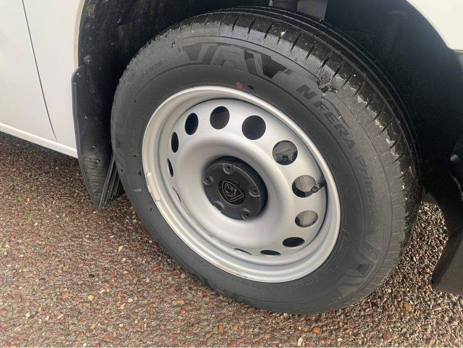 2024 Peugeot Partner PRO PLUS 1.5 HDI 100 1 €24,000