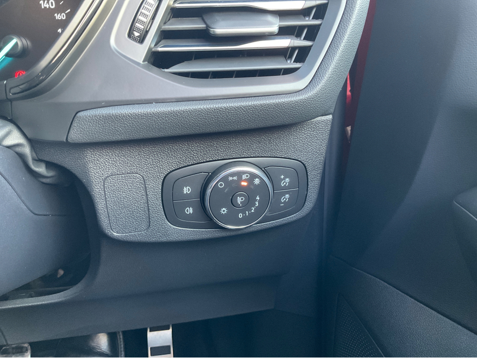 2024 Ford Focus 1.0L ECO ST-LINE 125PS M €26,500