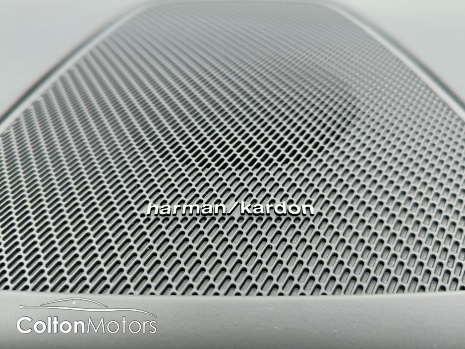 2022 Volvo XC60 - image 19