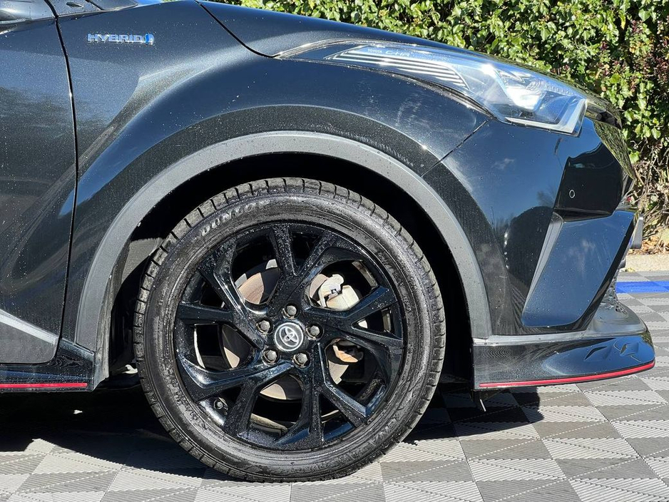 2019 Toyota C-HR - image 9