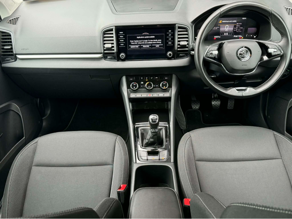 2023 Skoda Karoq - image 8