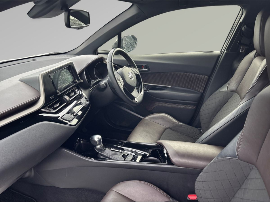 2017 Toyota C-HR - image 4