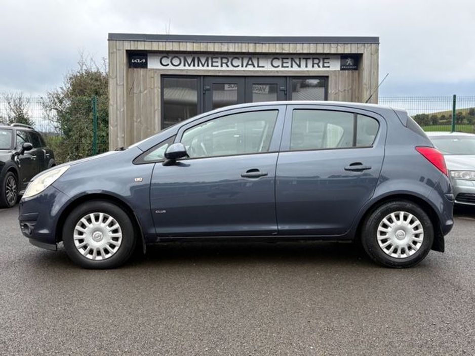 2010 Opel Corsa - image 4