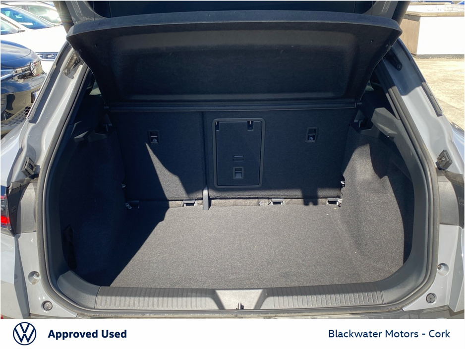 2025 Volkswagen ID.4 - image 10