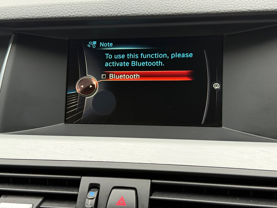 2016 BMW 5 Series - image 17