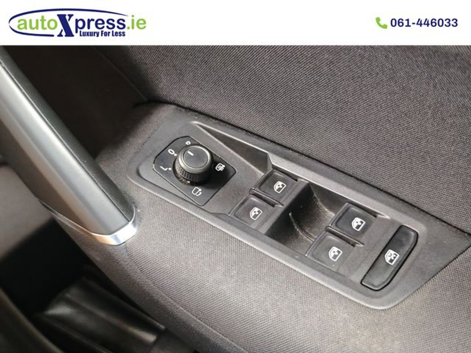 2019 Volkswagen Touran - image 23