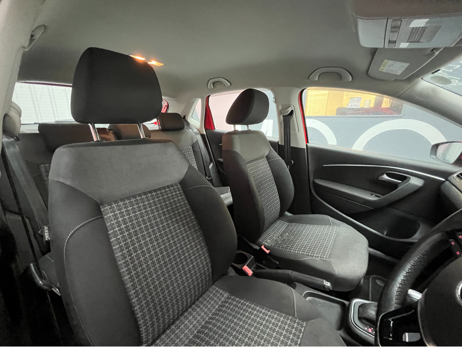 2014 Volkswagen Polo - image 11