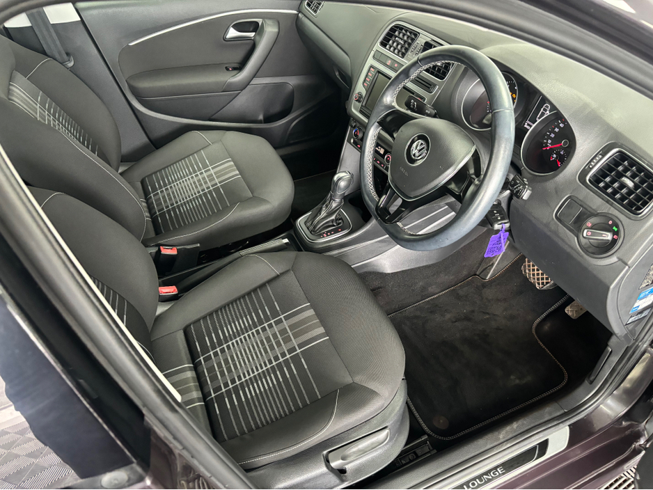 2015 Volkswagen Polo - image 5