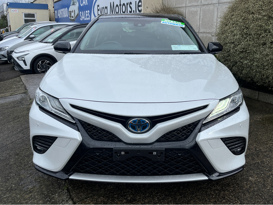 2020 Toyota Camry - image 2