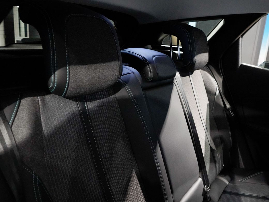 2022 Peugeot 3008 - image 14