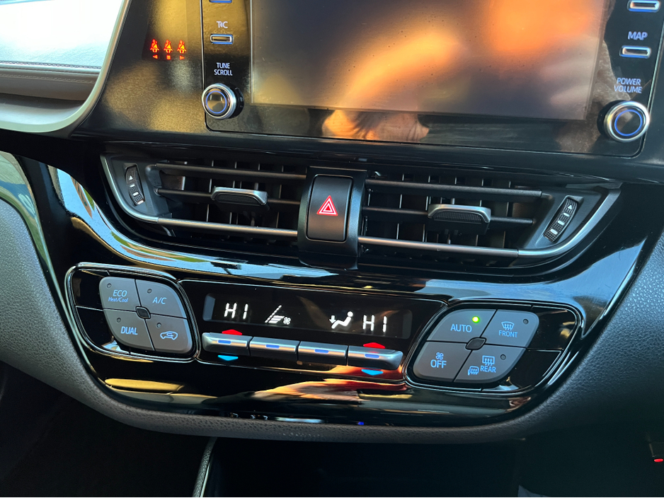 2020 Toyota C-HR SOL AUTOMATIC HYBRID 1.8 PETROL //LOW MILES//HIGH SPEC//HALF LEATHER SEATS//KEYLESS ENTRY//360 PARKING CAMERAS//ADAPTIVE CRUISE CONTROL// €22,950