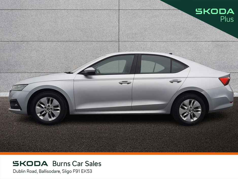2023 Skoda Octavia - image 6