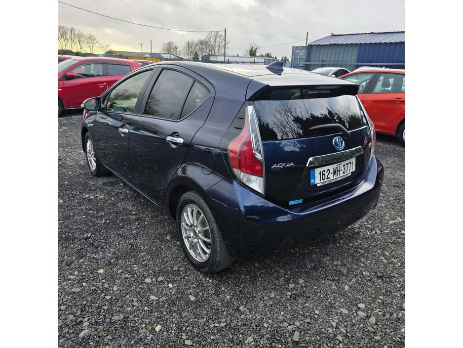 2016 Toyota Aqua 1.8 Hybrid €11,450