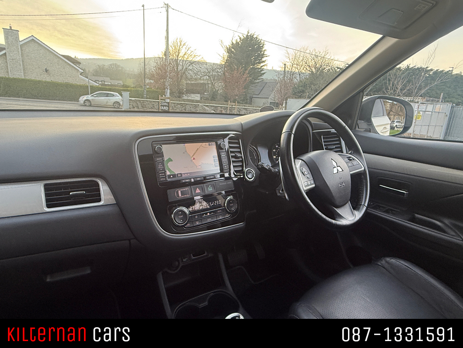 2015 Mitsubishi Outlander - image 11