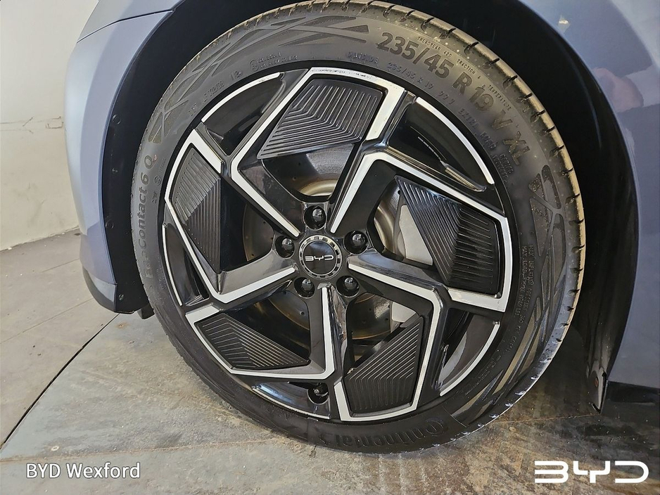 2025 BYD Seal - image 9