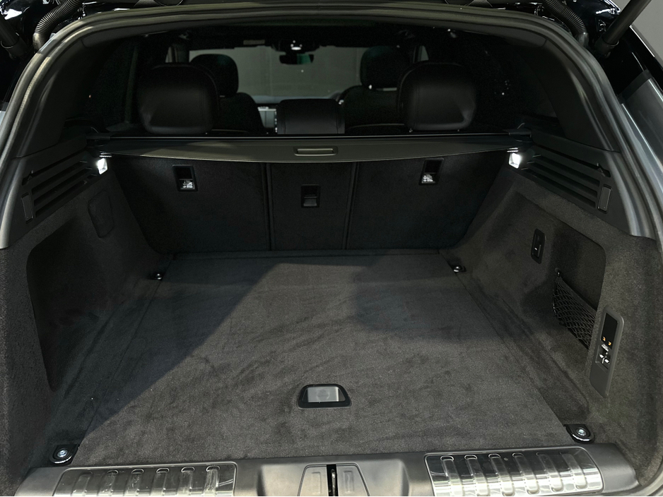 2026 Land Rover Range Rover Sport - image 12