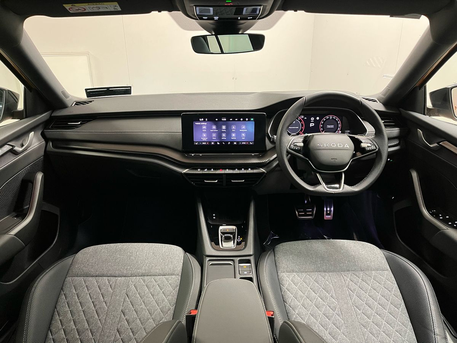 2025 Skoda Octavia Sportline Combi DSG 2.0TDI 150BHP - Reversing Camera - Climate Control - Heated Seats - Cruise Control - Keyless Start - Apple CarPlay/Android Auto €45,950