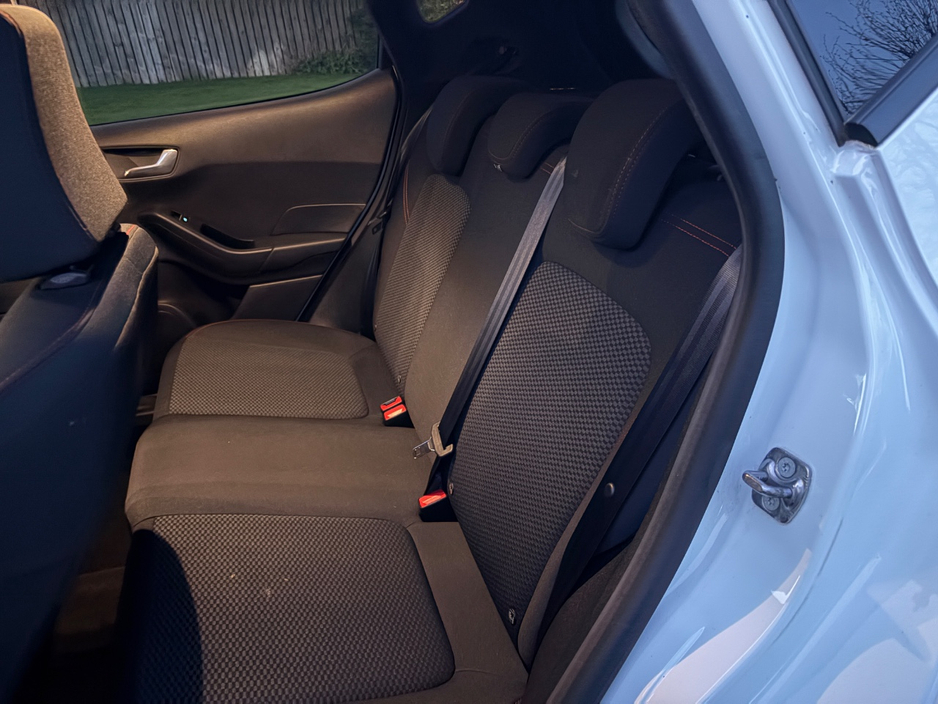 2021 Ford Fiesta - image 7