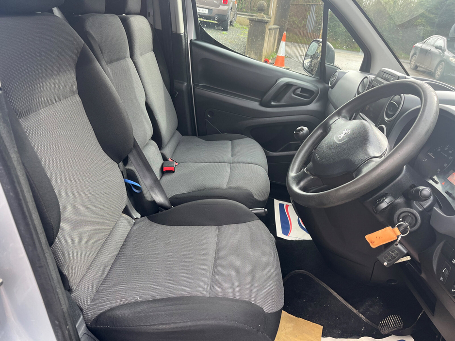 2017 Peugeot Partner - image 10