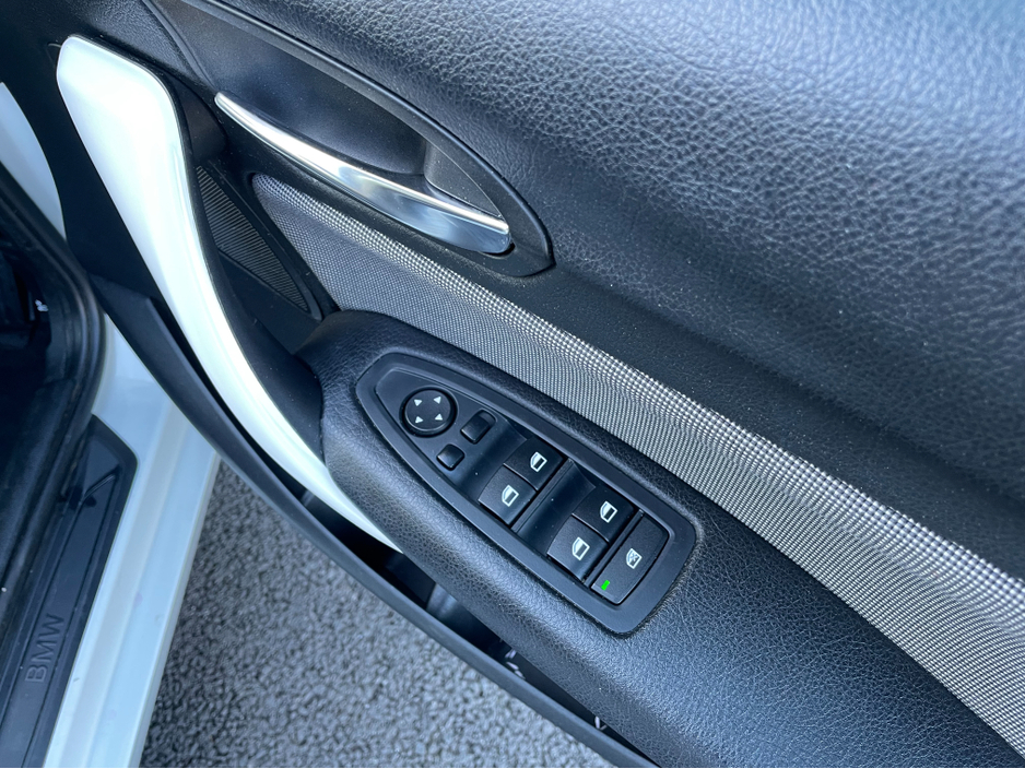 2015 BMW 1 Series - image 20