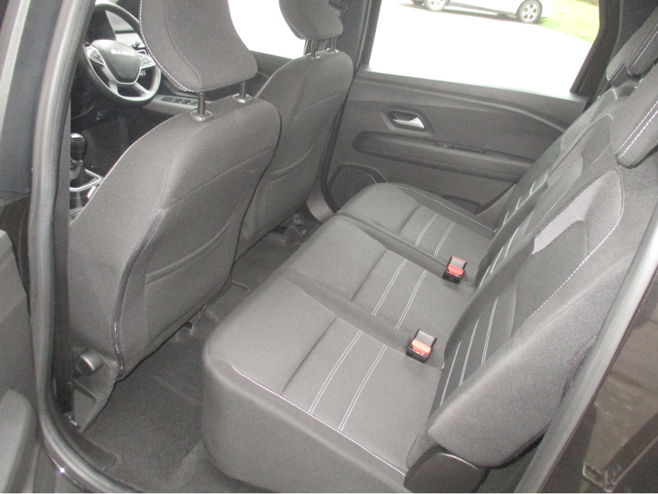 2023 Dacia Jogger - image 8