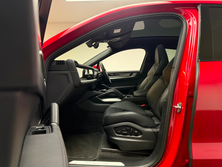 2024 Porsche Cayenne - image 19