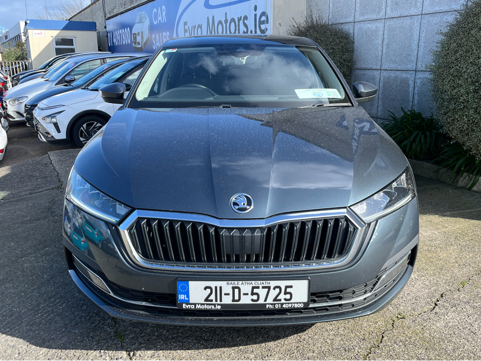 2021 Skoda Octavia - image 2