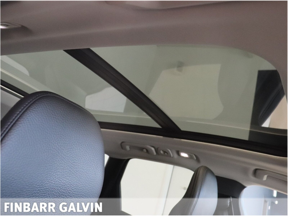 2023 Volvo XC60 - image 19