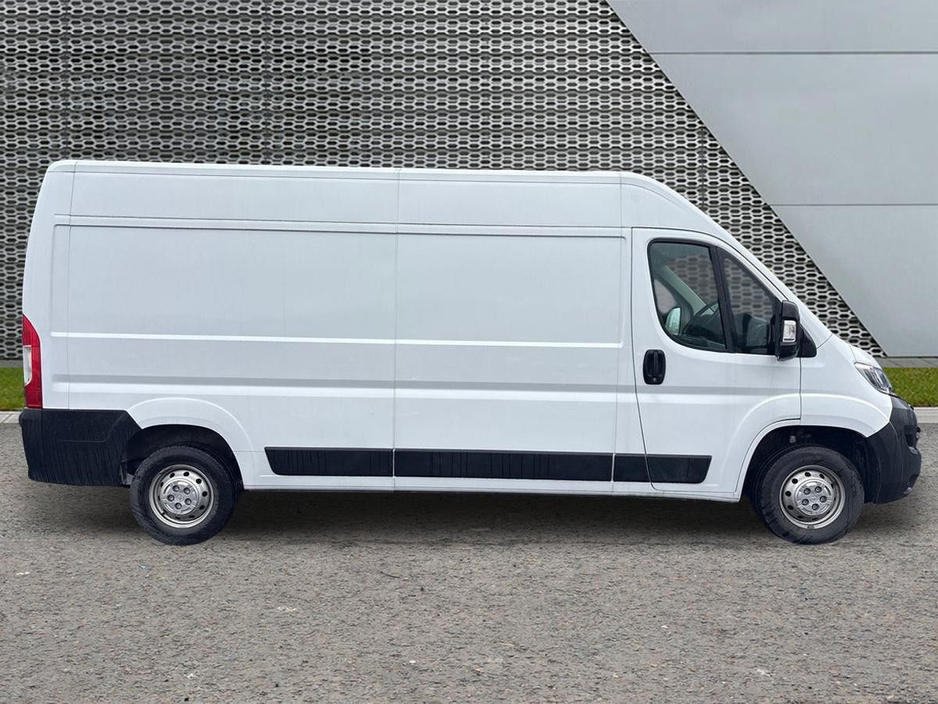 2025 Opel Movano - image 5