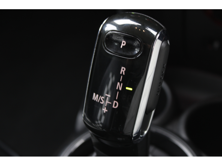 2018 MINI Cooper - image 18