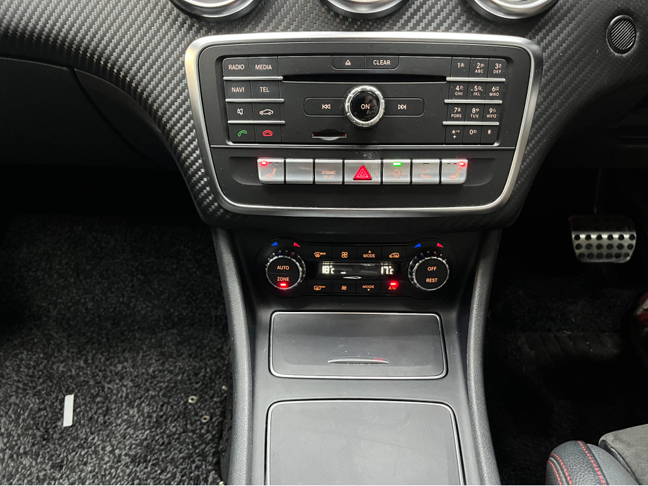 2016 Mercedes-Benz A Class 2016 MERCEDES-BENZ A180 SPORT RADAR SAFETY PACKAGE 1.6 AUTOMATIC / CRUISE CONTROL / REVERSE CAMERA / ELECTRIC MEMORY & HEATED SEATS / PADDLE SHIFTERS AND MORE