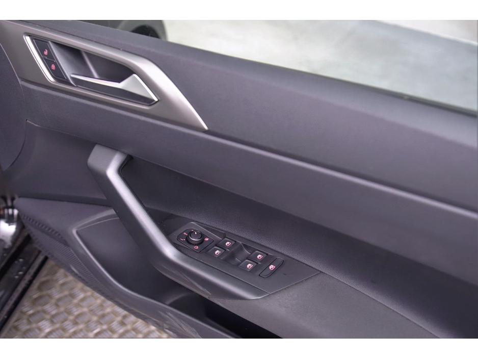 2018 Volkswagen Polo - image 26