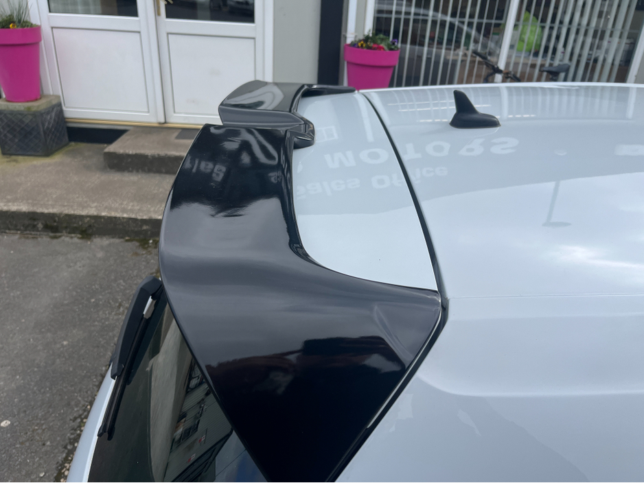 2018 Volkswagen Golf - image 20