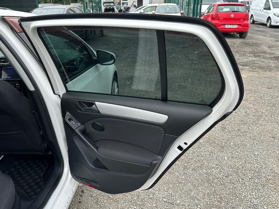 2012 Volkswagen Golf - image 7