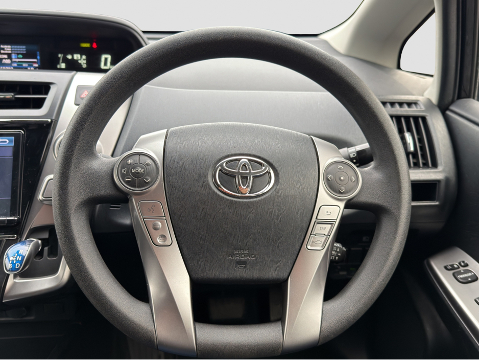 2018 Toyota Prius - image 10