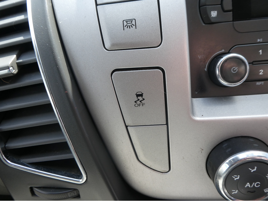 2016 LDV V80 - image 19